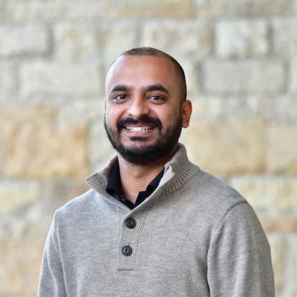 Photo of Anirban Chakraborty MSBA student smiling