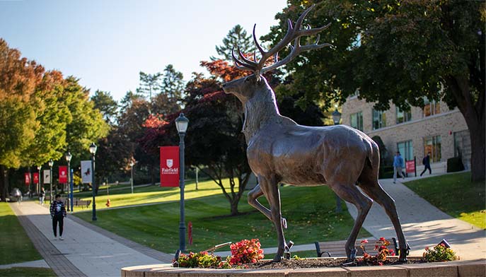 Image of the stag statue 