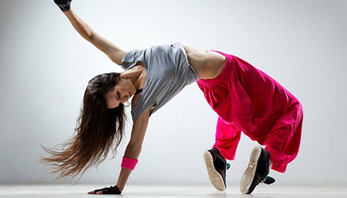 Image of dancer breakdancing 