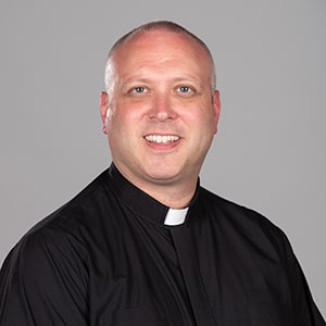 Rev. Keith Maczkiewicz, S.J., '04 headshot